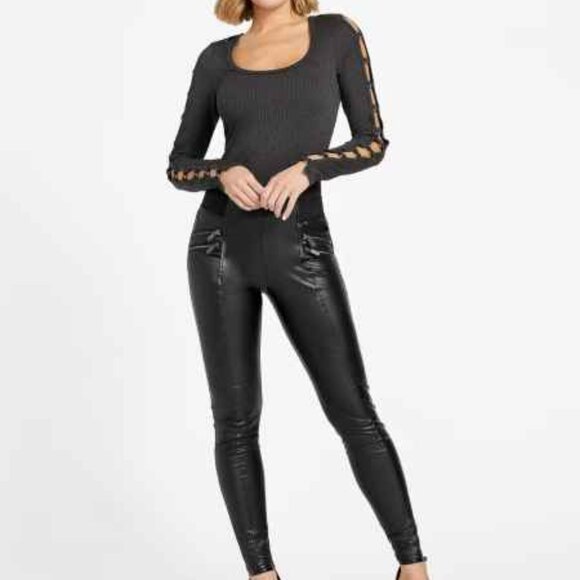 New with Tags GUESS Factory Martha Cutout Top XS - Picture 1 of 7
